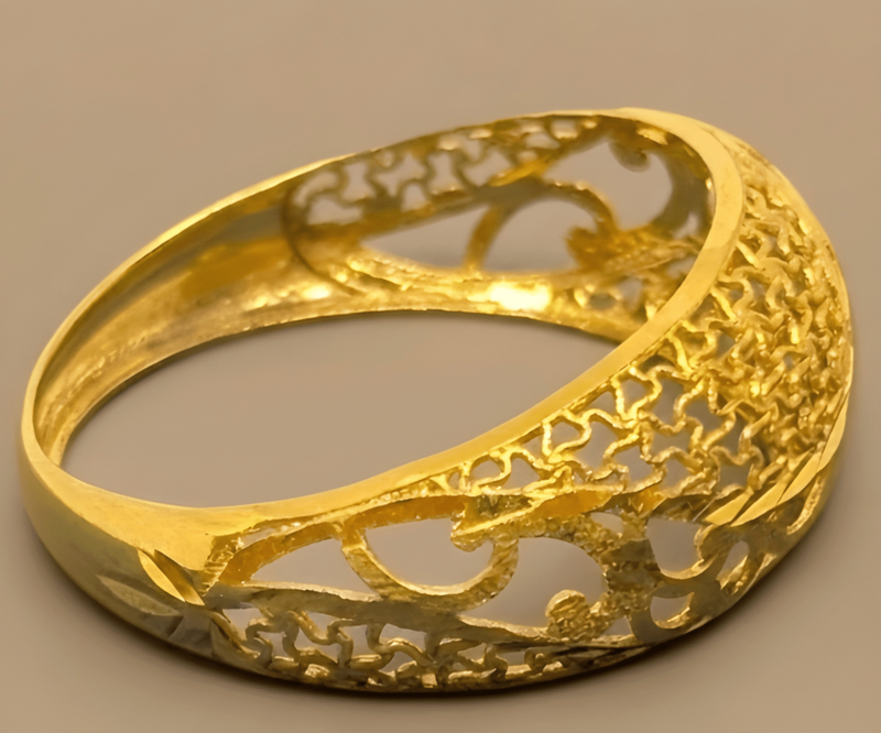 Elegant Gold Ring